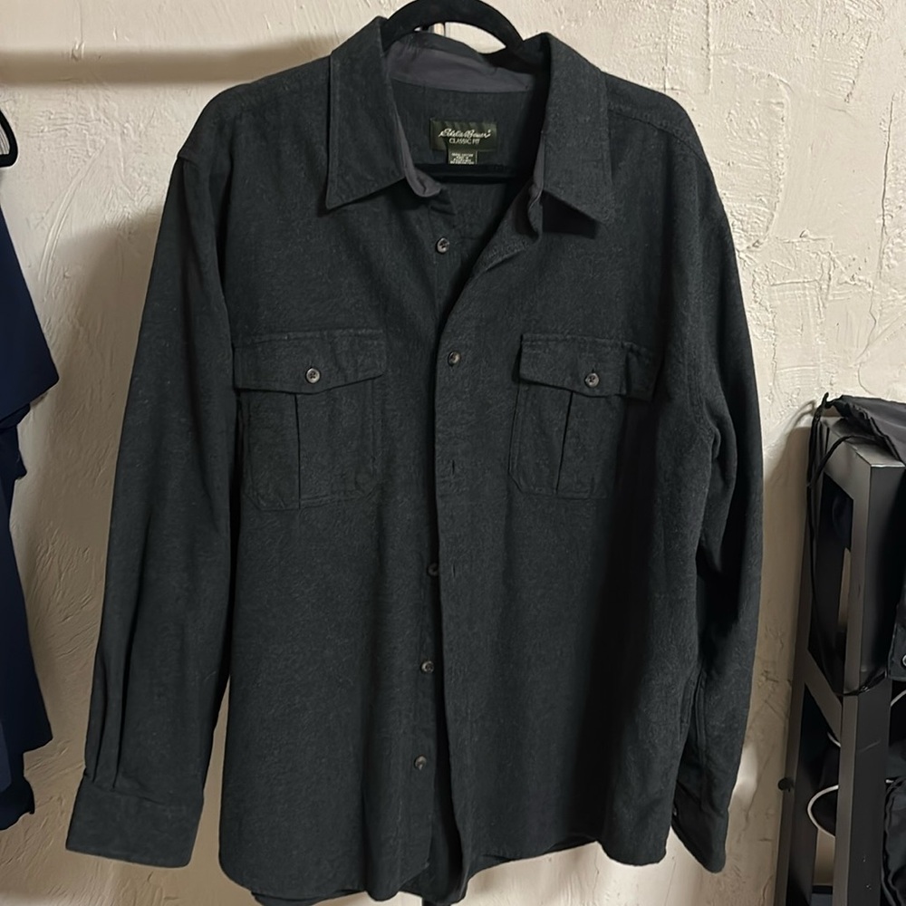 Light weight shacket with casual cargo front pockets